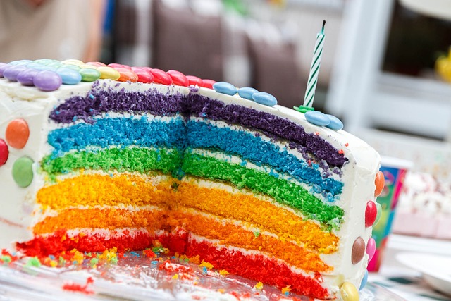 Zahradní párty pro děti pod stanovým přístřeškem